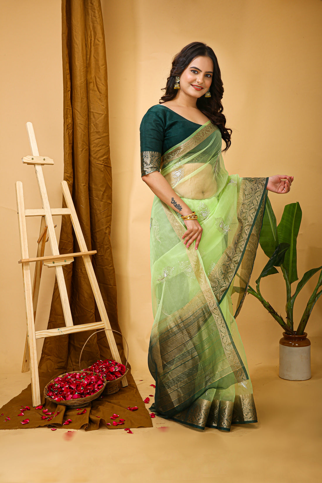 Kanchipuram Organza Jacquard Sequins Saree – Pastel Green Elegance