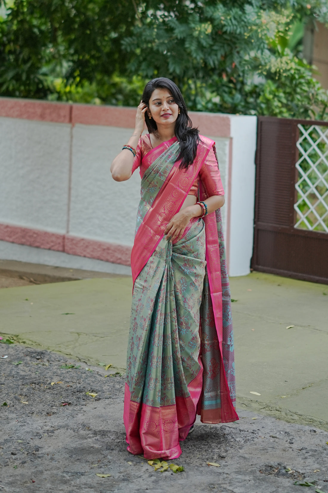 Elegant Soft Silk Saree – Green Body & Rani Pink Pallu