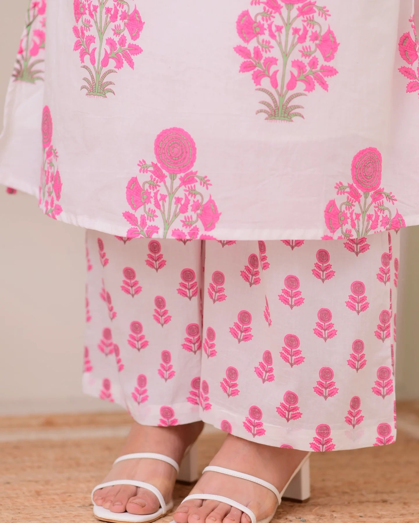 Graceful Floral Printed Kurti Set – Perfect for Festive & Casual Wear