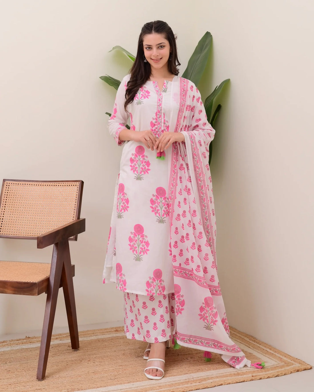 Graceful Floral Printed Kurti Set – Perfect for Festive & Casual Wear