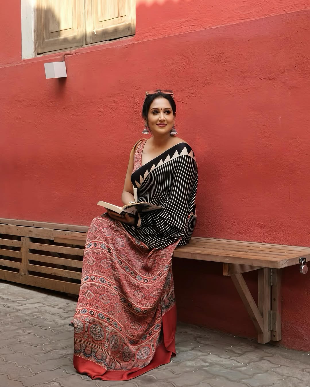 Trendy Black Striped Saree with Ajrakh Print Pallu – Festive & Party Wear