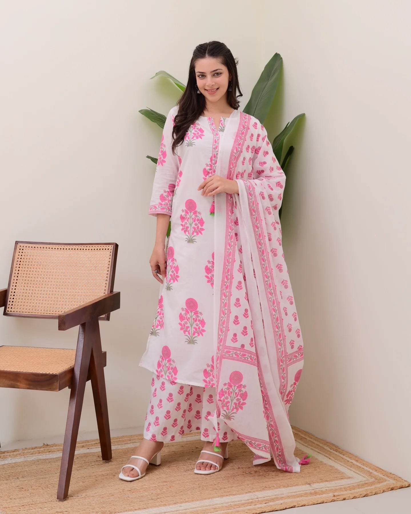 Graceful Floral Printed Kurti Set – Perfect for Festive & Casual Wear