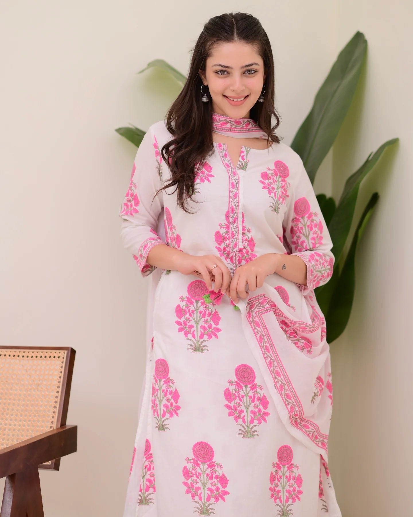 Graceful Floral Printed Kurti Set – Perfect for Festive & Casual Wear