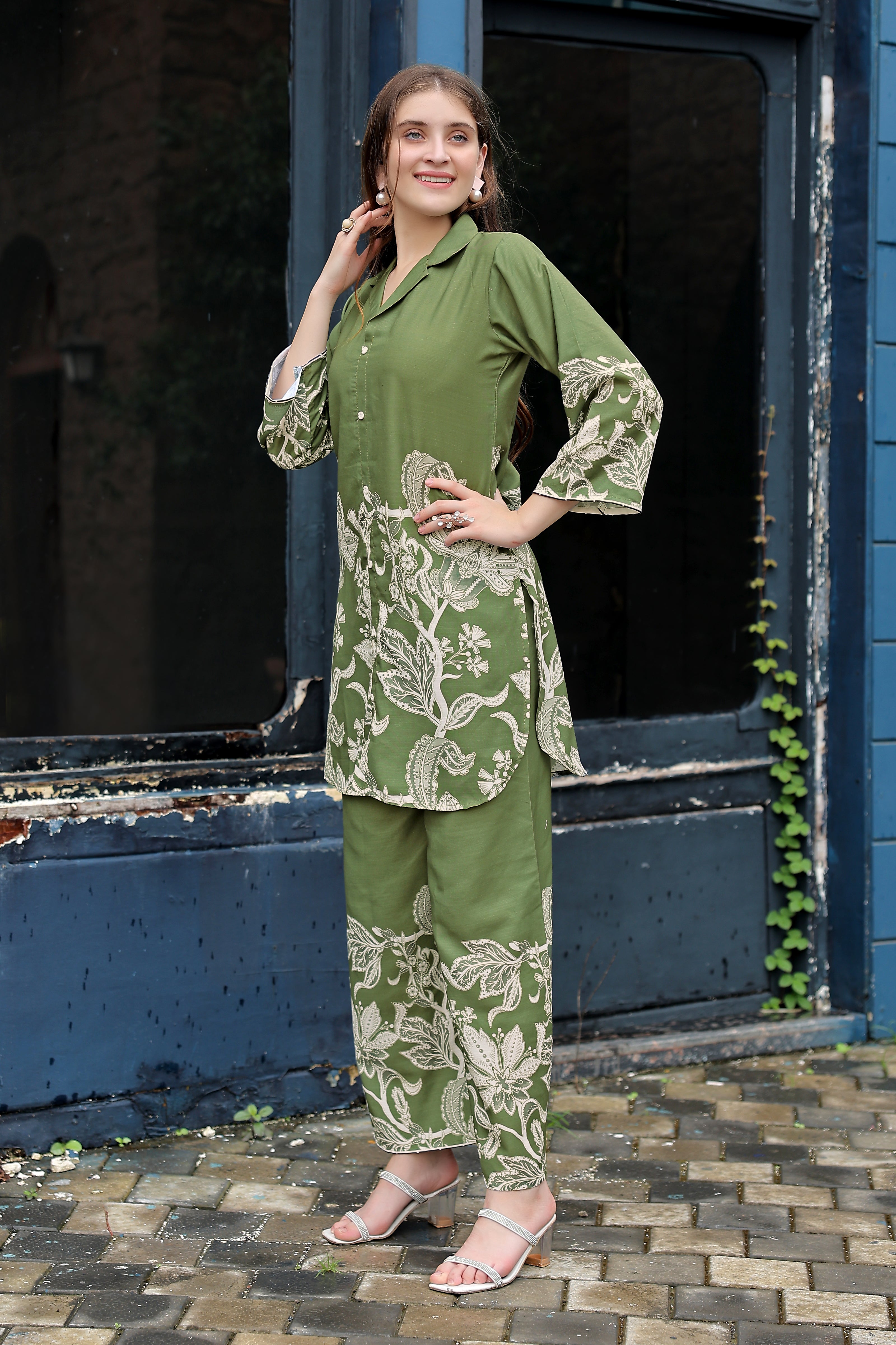 Elegant Mehndi Green Floral Printed Co-ord Set for Women