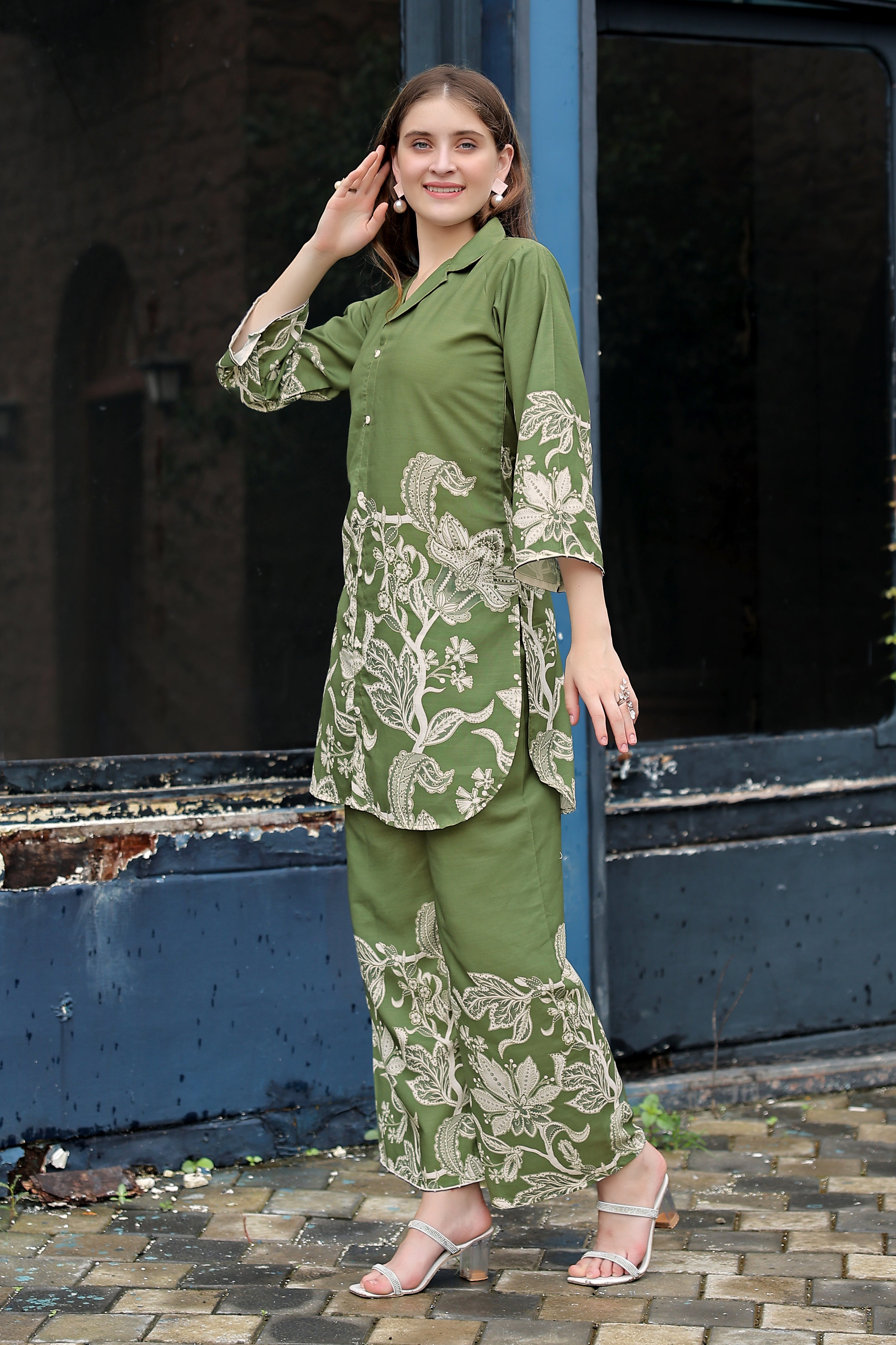 Elegant Mehndi Green Floral Printed Co-ord Set for Women