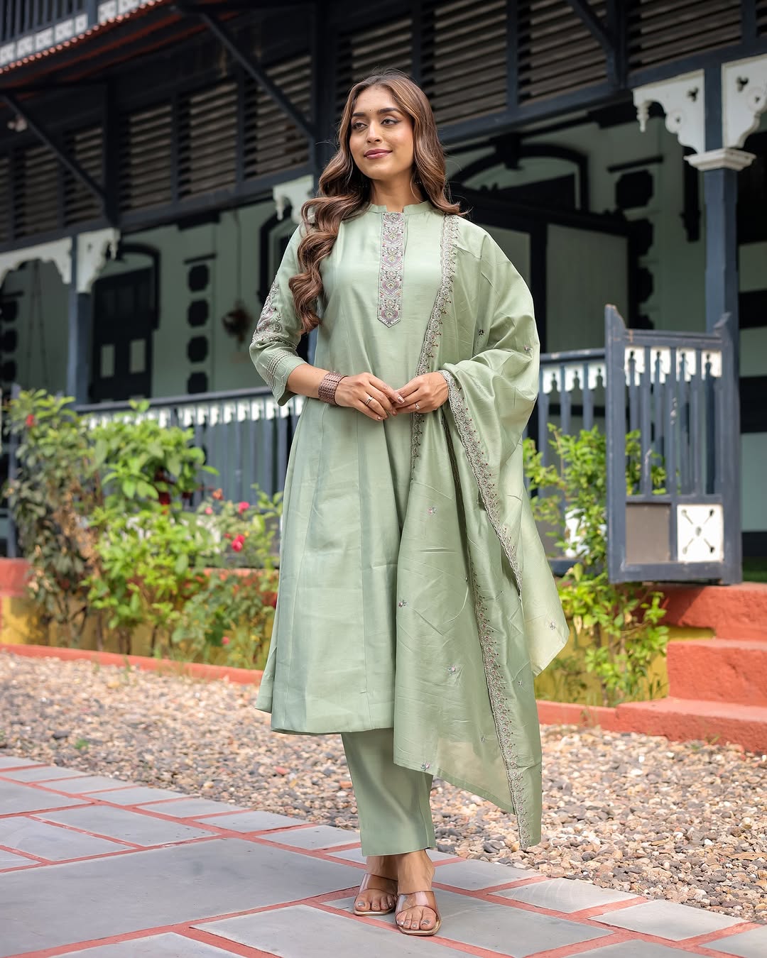 Elegant Pastel Green Embroidered Kurti Pant Set with Dupatta