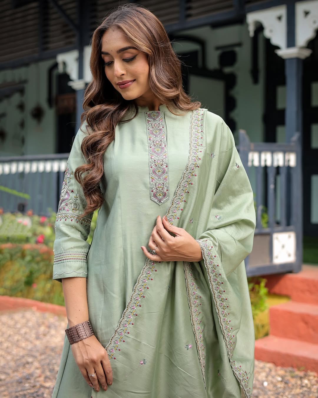 Elegant Pastel Green Embroidered Kurti Pant Set with Dupatta