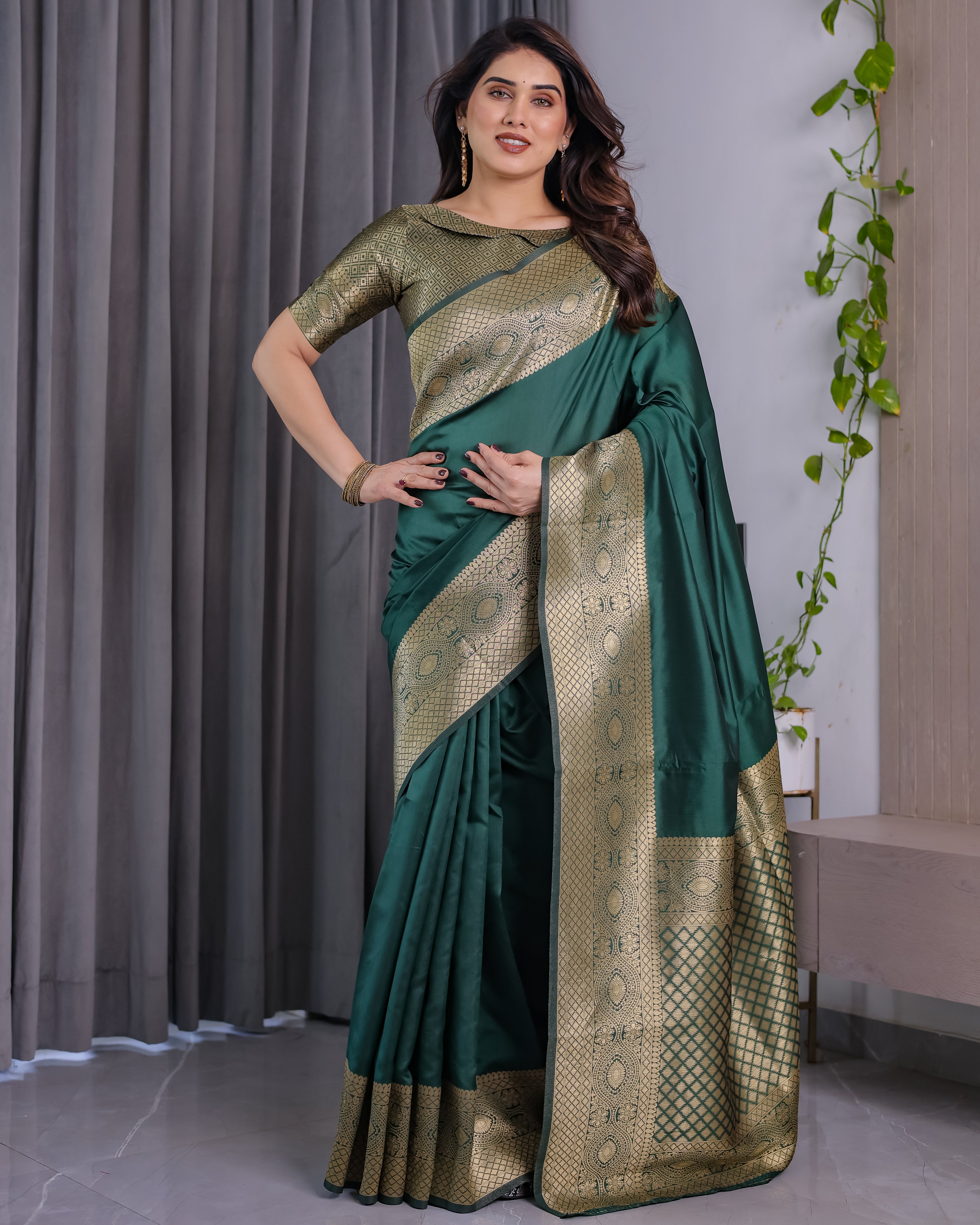 Aarohi Banarasi Jacquard Beauty Sarees