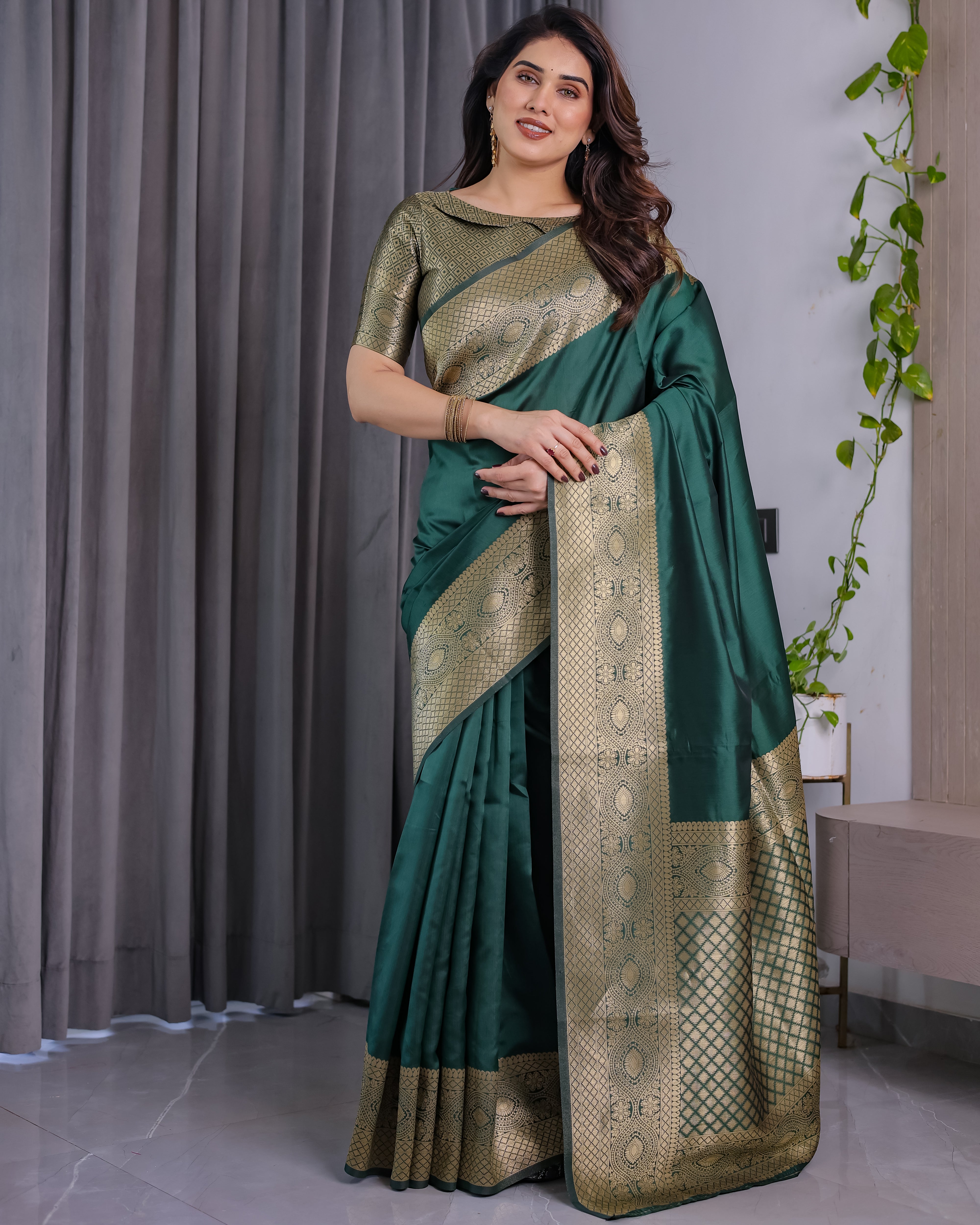 Aarohi Banarasi Jacquard Beauty Sarees