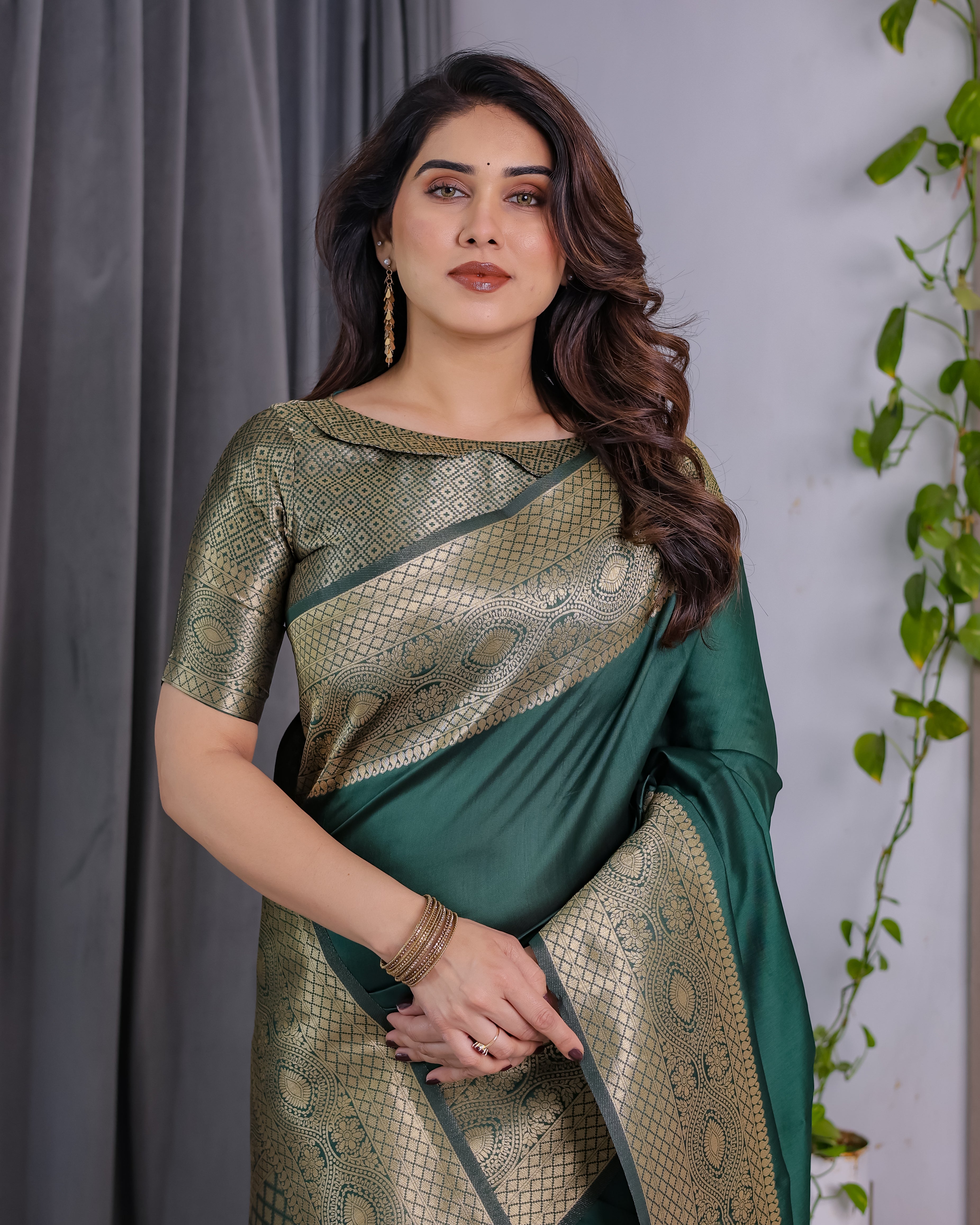 Aarohi Banarasi Jacquard Beauty Sarees