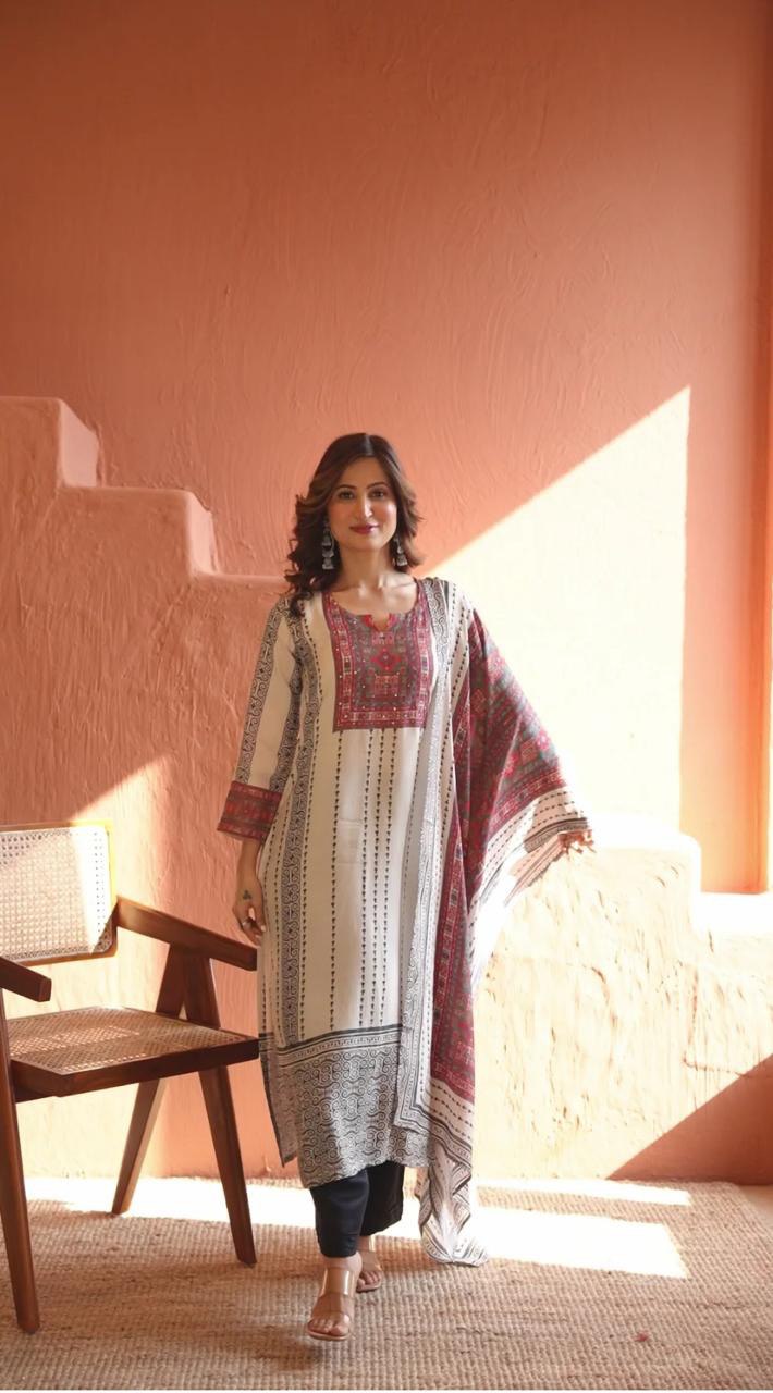 Saanjh Ivory Heritage Printed Kurti with Dupatta