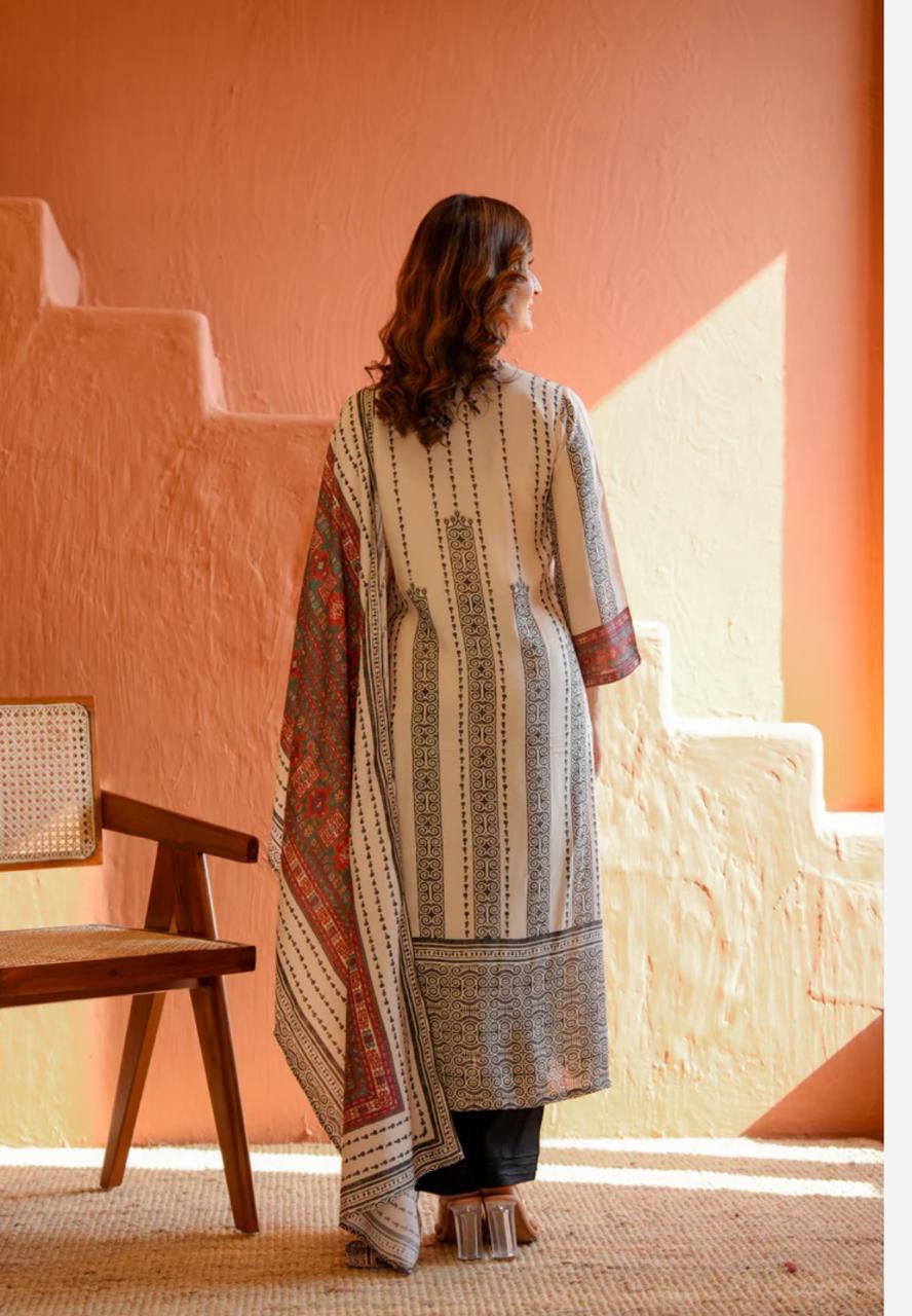 Saanjh Ivory Heritage Printed Kurti with Dupatta