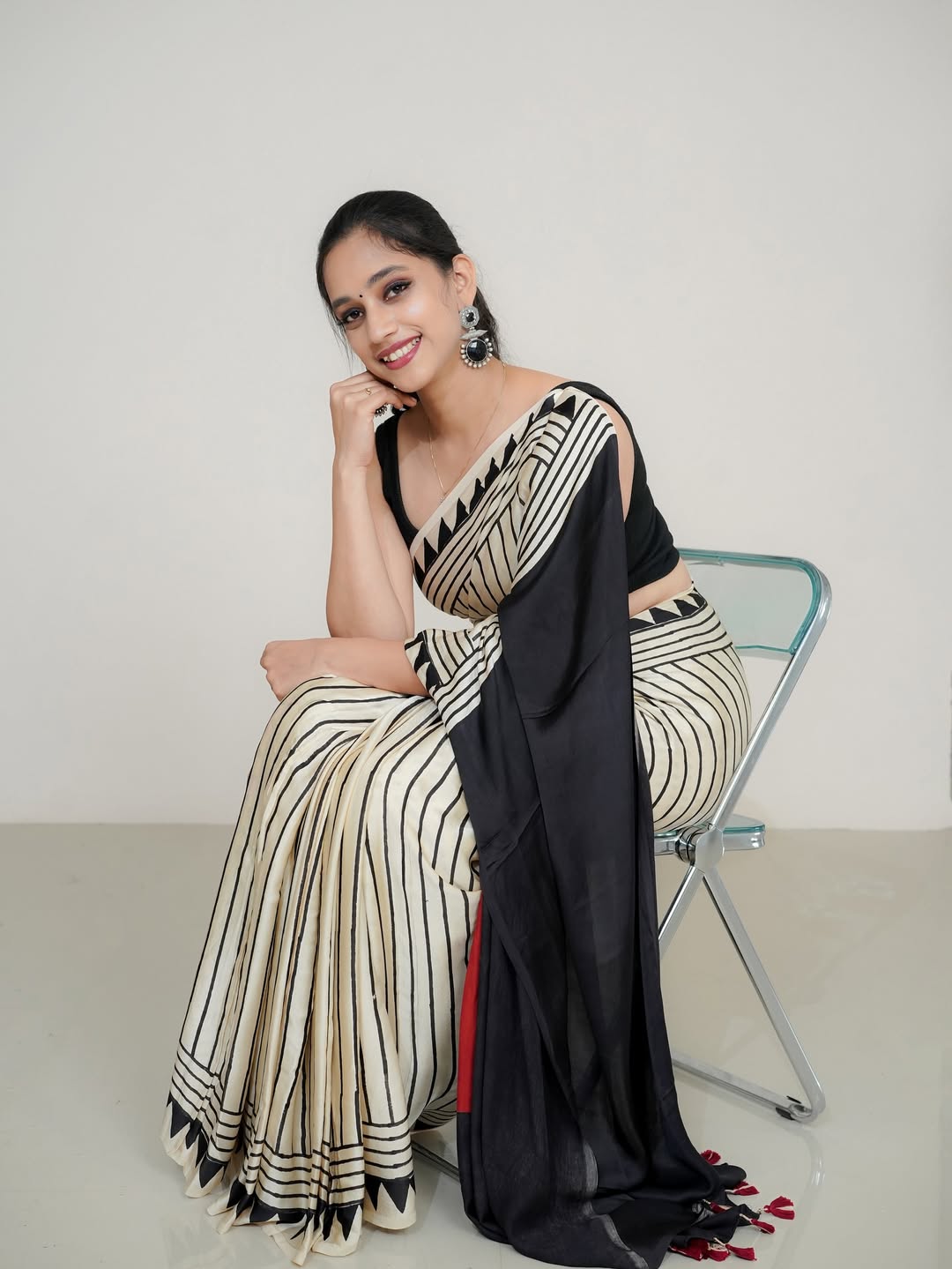 Elegant Cream & Black Stripe Saree with Red Designer Pallu – Premium Soft Silk